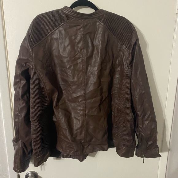 Barely worn brown leather jacket - Picture 2 of 2